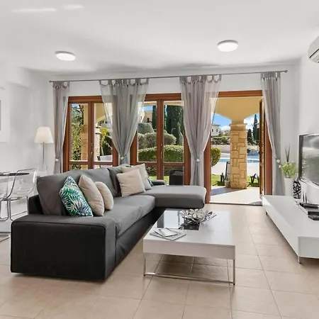 Pool Side Ground Floor Bf02 - Theseus Village, Aphrodite Hills Apartment