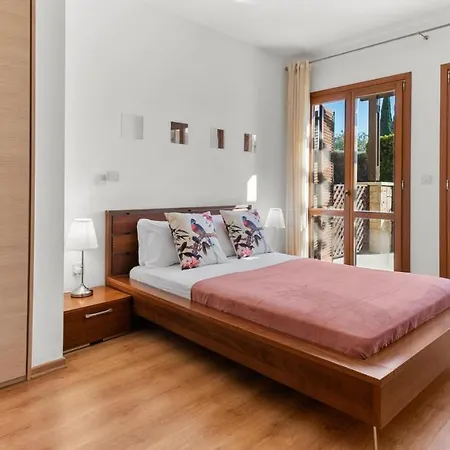 Pool Side Ground Floor Bf02 - Theseus Village, Aphrodite Hills Apartment *